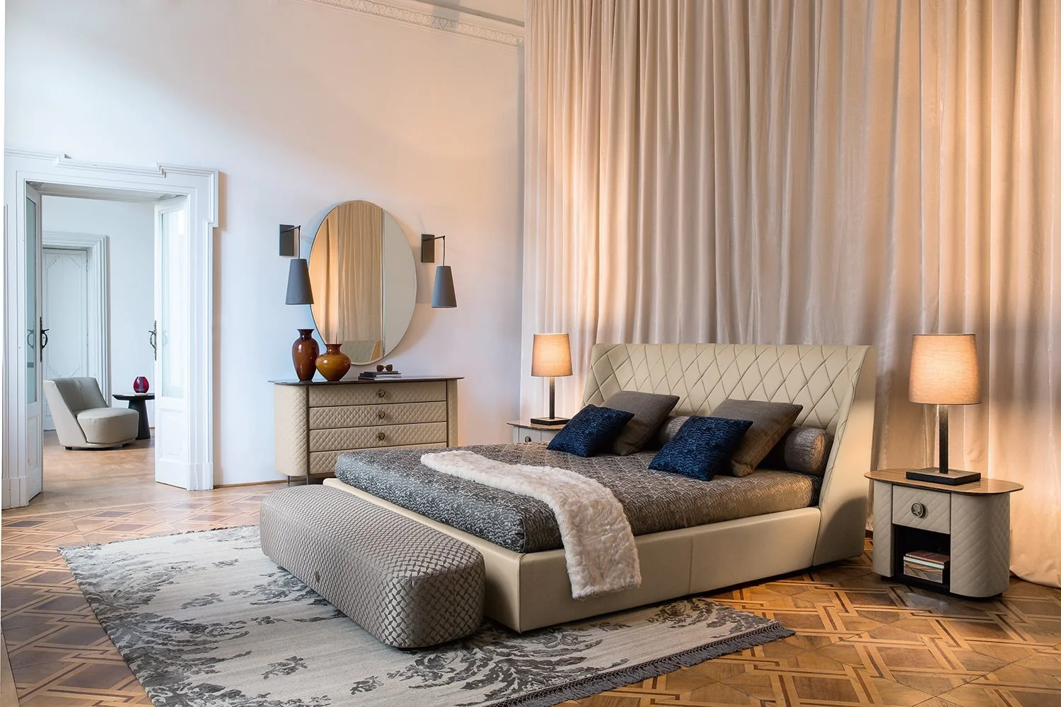 Luxury Bedroom Bed with Soft Headboard