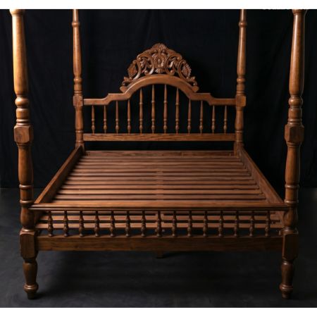 Royal Windsor Four Poster Solid Sheesham Wood Bed - Image 5